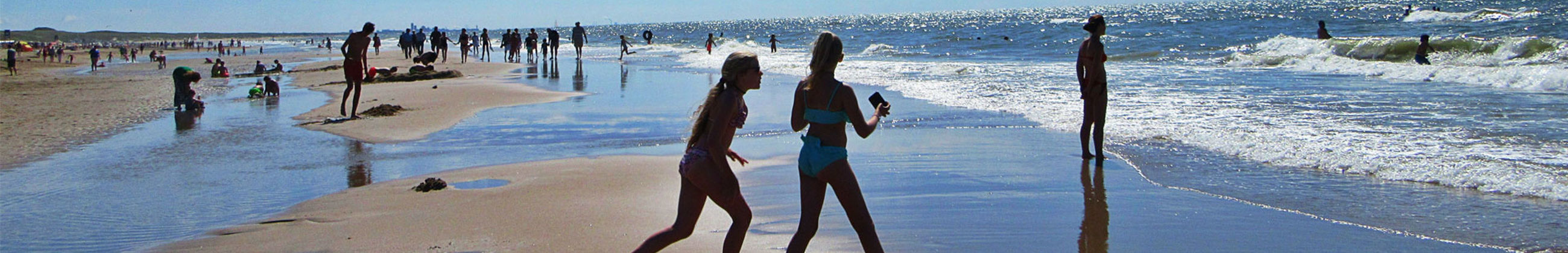 Strand Callantsoog op zomerse dag