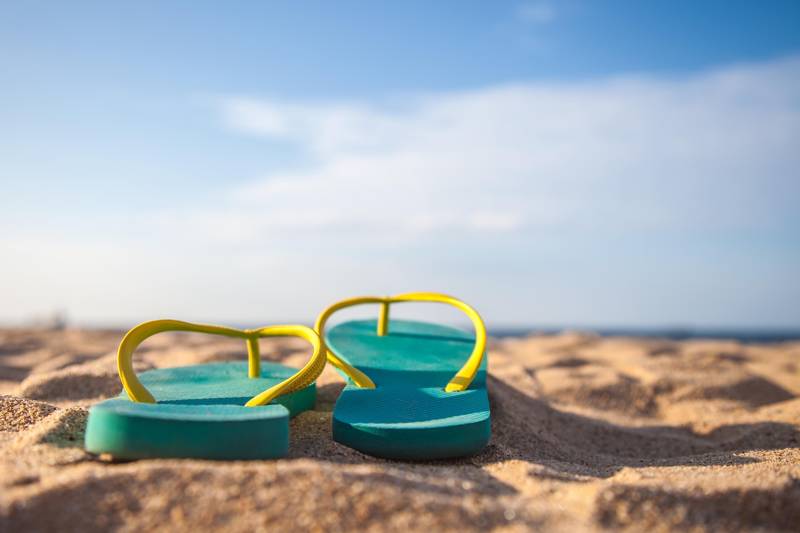 Slipper op het strand