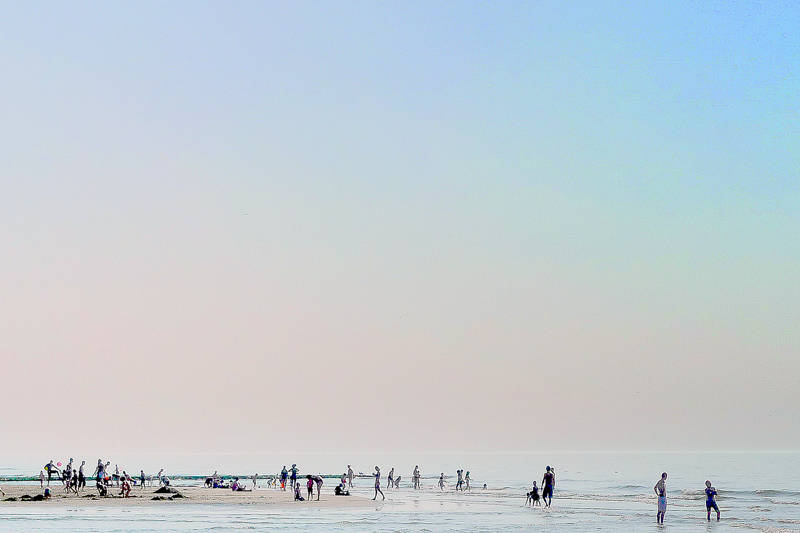 sfeervol strand op zomerse dag in Callantsoog