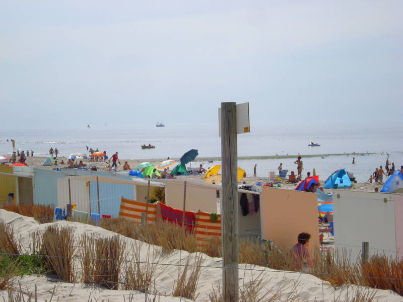 bewolkte stranddag in Callantsoog