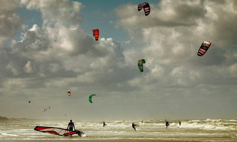 Surfen en Kitesurfen op het strand van Callantsoog