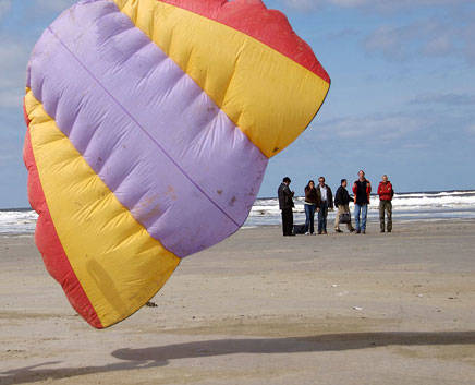Vliegeren op het strand van Callantsoog