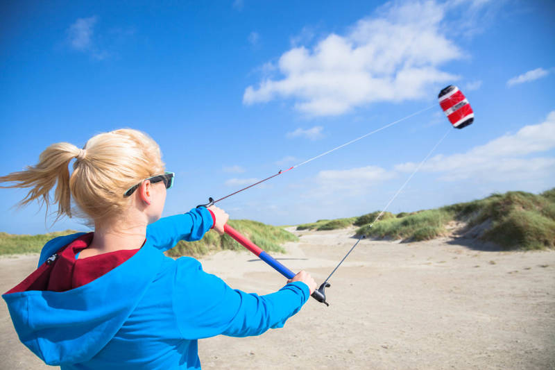 vliegeren op het strand van Groote Keeten