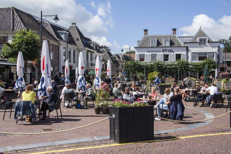 Markt-en-winkelen-in-Schagen